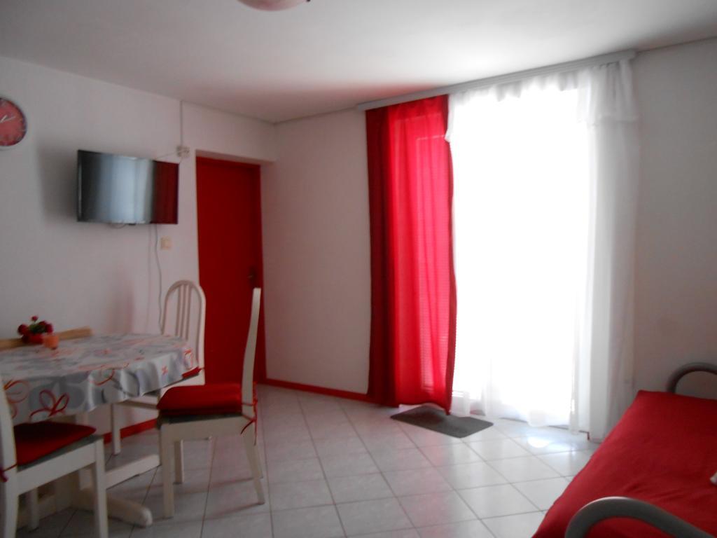 Boutique Apartments Julija فوديس المظهر الخارجي الصورة